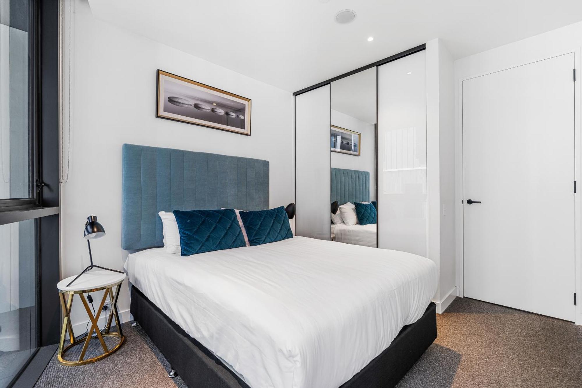 The Eminence Apartments By Cllix Melbourne Dış mekan fotoğraf