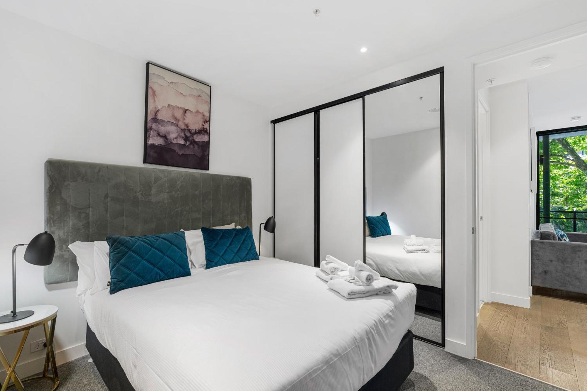 The Eminence Apartments By Cllix Melbourne Dış mekan fotoğraf